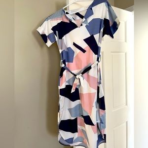 Geometric tie midi dress! Size M